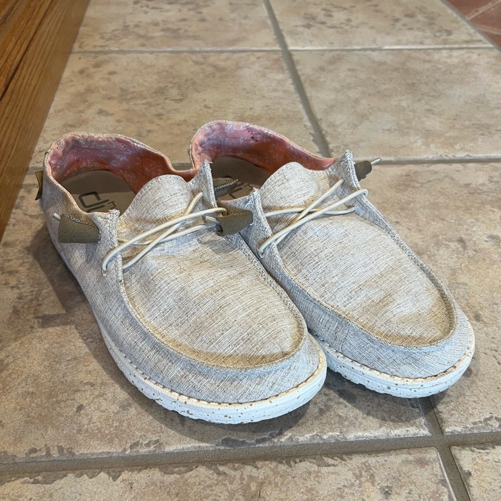 Women’s Wendy Chambray White Nut size 9